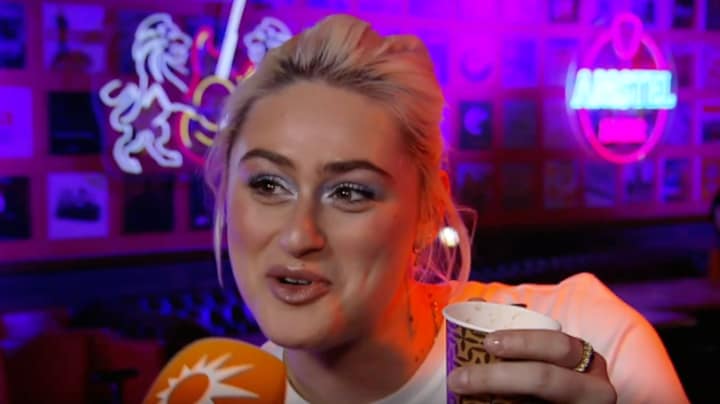 Bente 'niet aan de drugs' bij Vrienden van Amstel