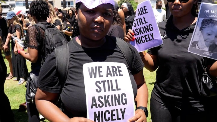 Maat is vol voor vrouwen in Zuid-Afrika: massaal protest tegen femicide