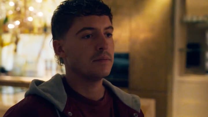 Lil Kleine gooit alle remmen los in nieuwe docuserie: 'Papa heeft een slippertje gemaakt'