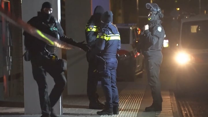Grote politie-inval midden in de nacht bij Arnhems loungecafé