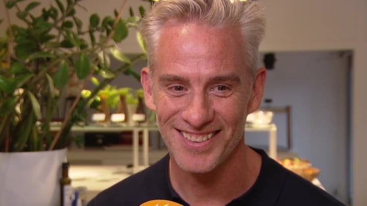 Art Rooijakkers blikt nu al nostalgisch terug op droombruiloft: 'Kluun heeft ons getrouwd' 