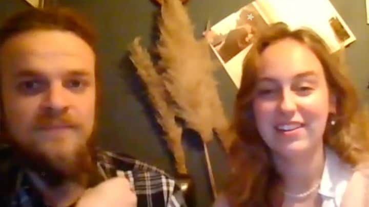 Esra reageert op geruchten verloving Bram: 'Veel te vroeg'