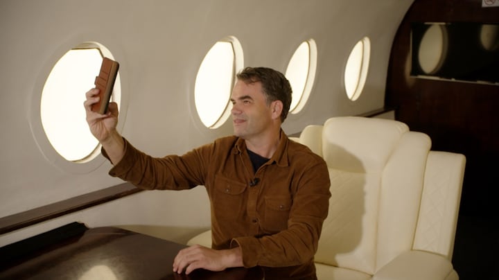 Dit is geen privéjet, dit is karton: hoe influencers je neppen waar je bij staat