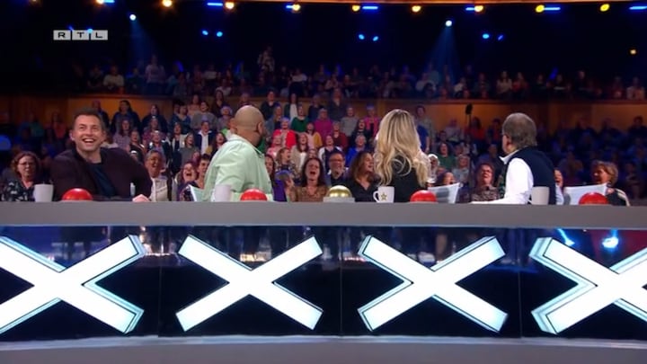 Holland's Got Talent: Popkoor Prestige verrast jury met meezingend publiek (fragment)
