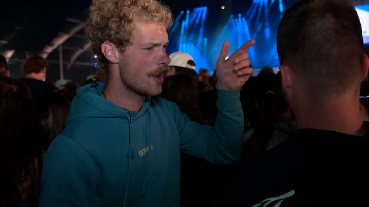 Deze Lowlands-bezoekers hebben een thermometer in hun buik