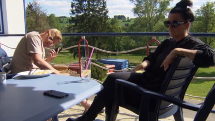 Renske luistert geroddel af: 'Je hebt met een mensenleven te maken'