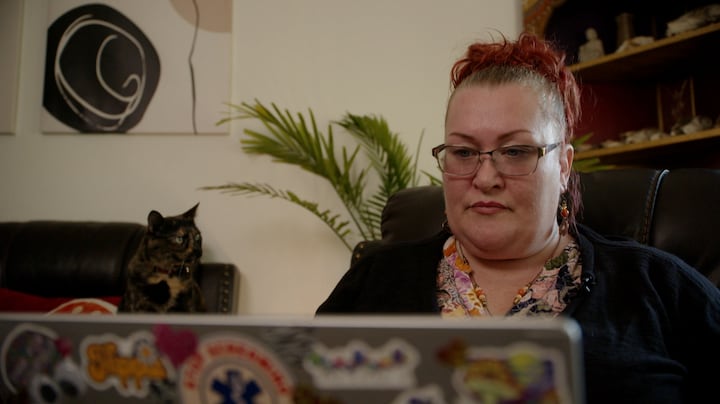 Rechtse Amerikanen maken jacht op linkse critici, al 600 mensen baan kwijt