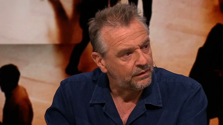 Tom Waes blikt in talkshow terug op 'terechte straf' 