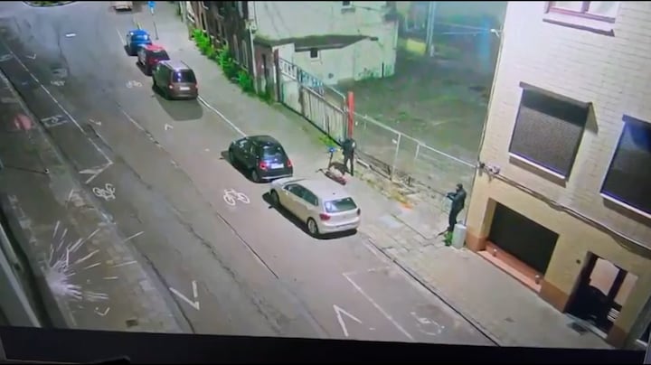 Aanslag in Brussel: politiebureau wordt beschoten met zware wapens 