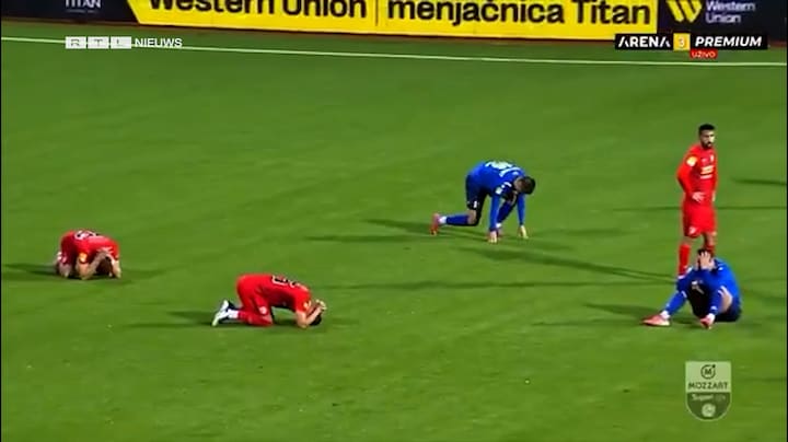 Verdriet bij Servisch voetbalteam als hun trainer tijdens wedstrijd overlijdt aan hartstilstand