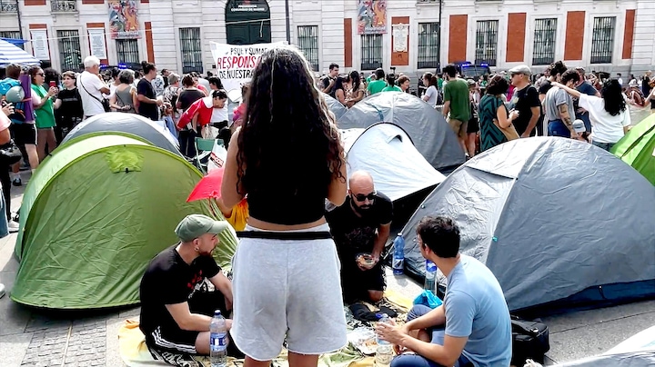 Spanjaarden zetten tentenkampen op uit protest tegen woningcrisis