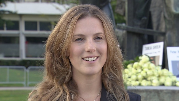 Kelly de Vries neemt stokje over van vader Peter R.: 'Een hele eer'