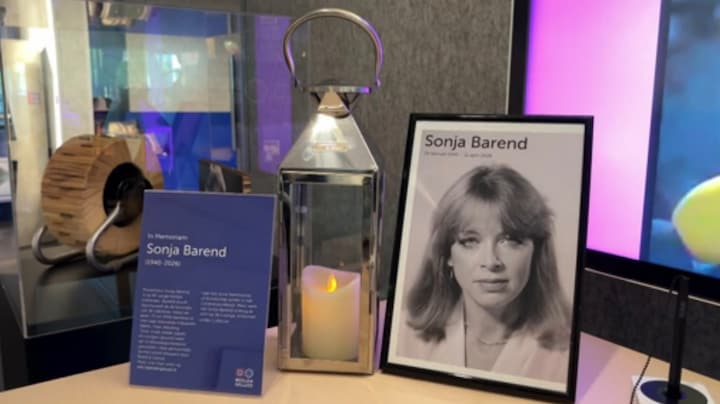 Familie en vrienden nemen afscheid van Sonja Barend met laatste eerbetoon