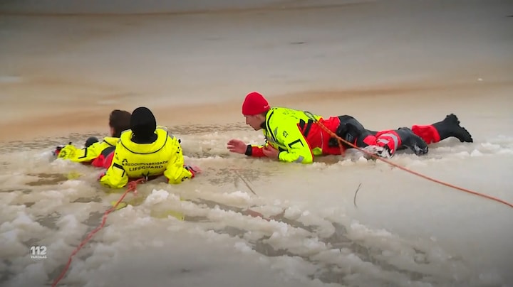 Wat te doen als je door het ijs zakt?! Gerdo trotseert zijn jeugdtrauma in 112 Vandaag