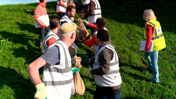 Dijken in gevaar? Deze vrijwilligers staan alvast klaar