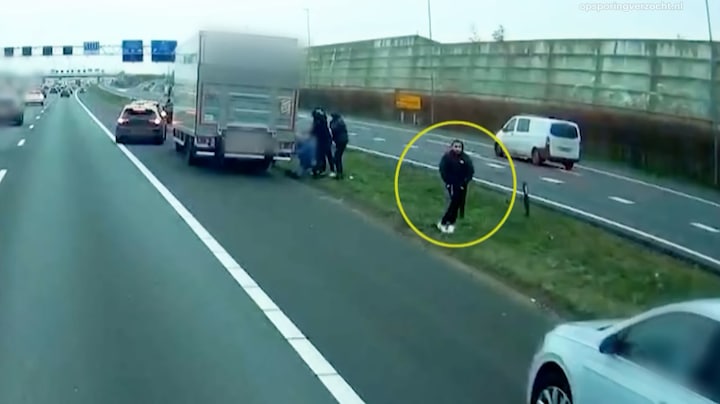 In beeld: drugsroof op klaarlichte dag op A1