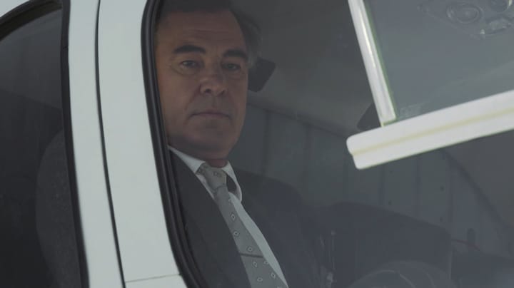 Ludo sluit Valentijn op het booreiland op