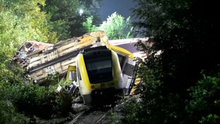 Beelden nasleep ernstig treinongeluk Duitsland: 'Oorzaak waarschijnlijk door aardverschuiving'