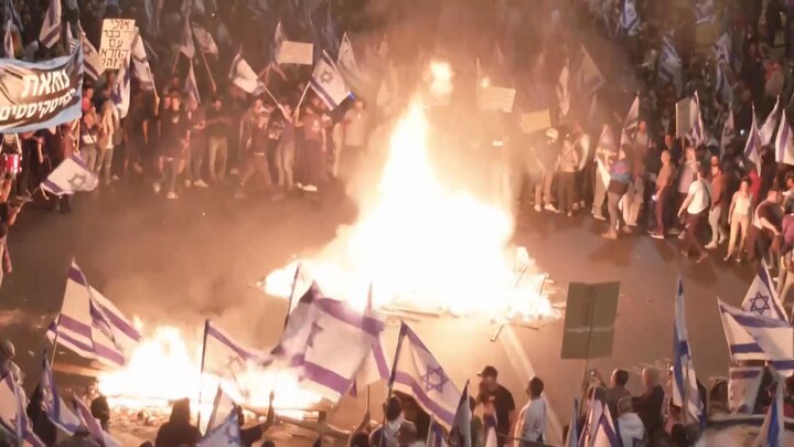 In beeld: protest tegen Netanyahu's hervormingen bereikt kookpunt