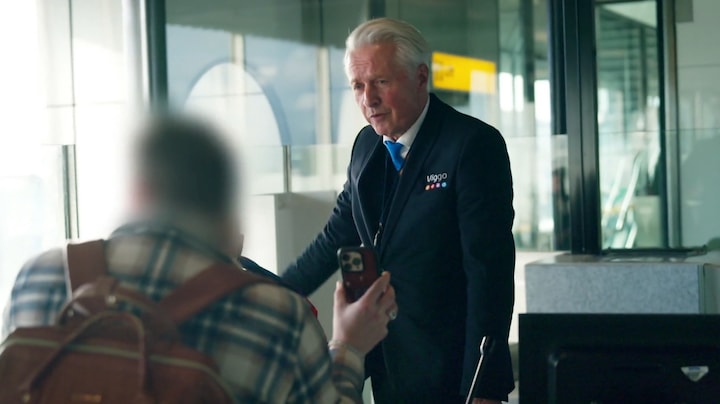 Passagier scheldt na gemiste vlucht in Schiphol Airport