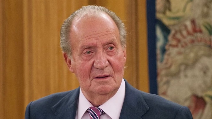 'Spaanse koning Felipe zat niet te wachten op bezoek van zijn vader Juan Carlos'