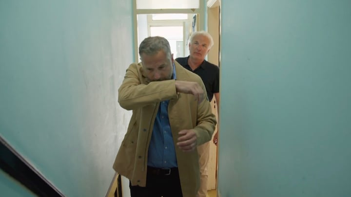 Tijl Beckand en Bob Sikkes vluchten kokhalzend huis uit: 'Wat erg'