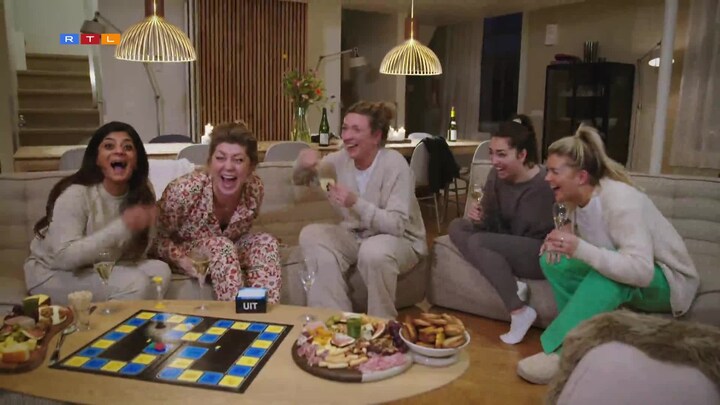Pure hysterie tijdens het spelen van een bordspel