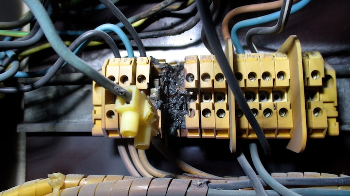 Zo voorkom je brand in de meterkast